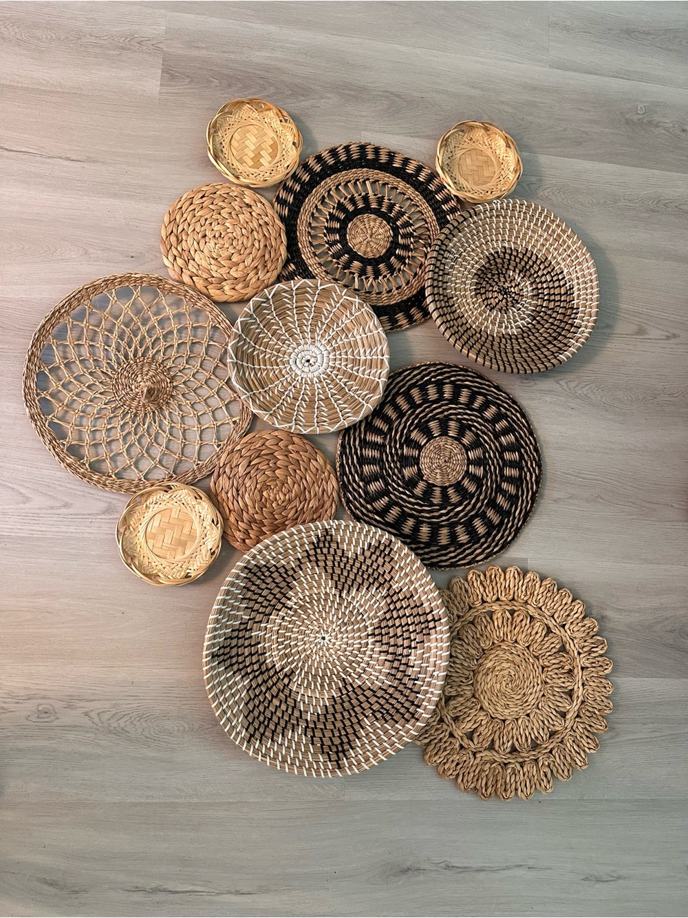 12 pc wicker wall hanging Set - NEW